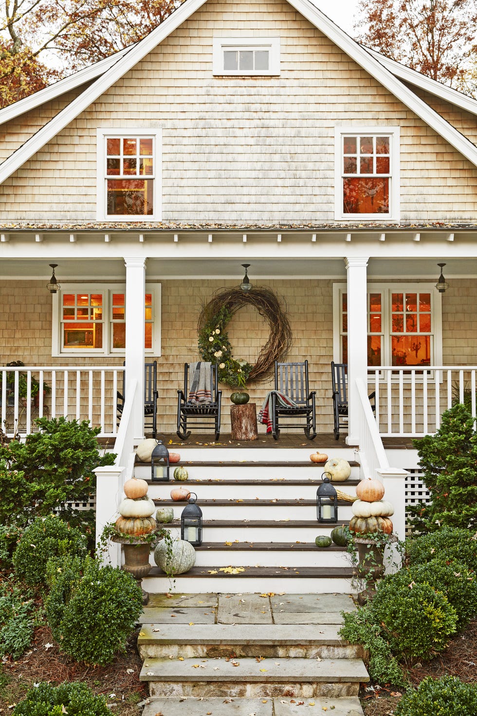 fall porch decorating ideas   autumn decor