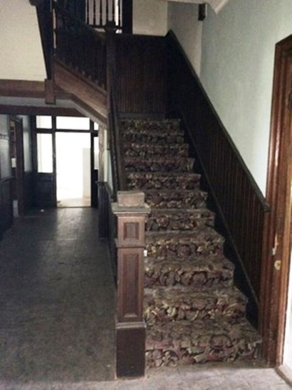 Stairs, Wood, Brown, Floor, Property, Architecture, Flooring, Wood stain, Hardwood, Real estate, 