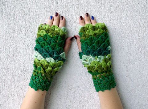 Dragon gloves
