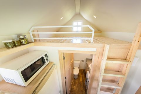 Escape Vintage Tiny House - Tiny House Looks Like a Farmhouse