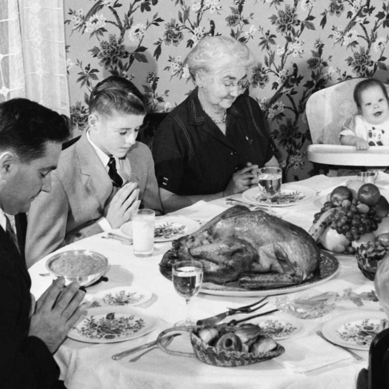 5 Ways to Spark Conversation Around Your Thanksgiving Table