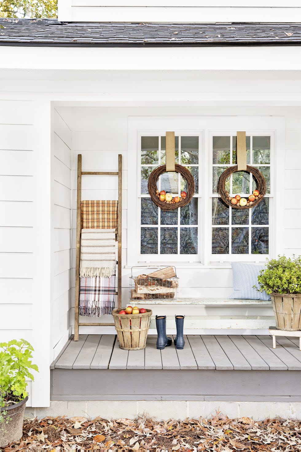 fall porch decorating ideas apple wreaths