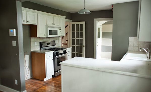 Wood, Room, Floor, Property, Interior design, Flooring, White, Kitchen stove, Major appliance, Kitchen appliance, 