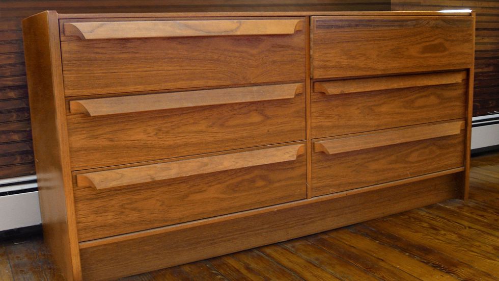 Furniture, Chest of drawers, Drawer, Hardwood, Wood stain, Wood, Varnish, Dresser, Sideboard, Chiffonier, 