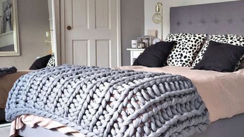 You Can Make This Large and Cozy Knit Blanket in Less Than 4 Hours