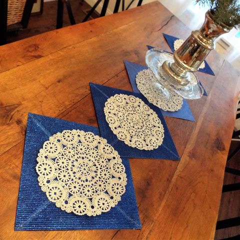 Placemat, Doily, Textile, Wood, Linens, Table, Tablecloth, Floor, 