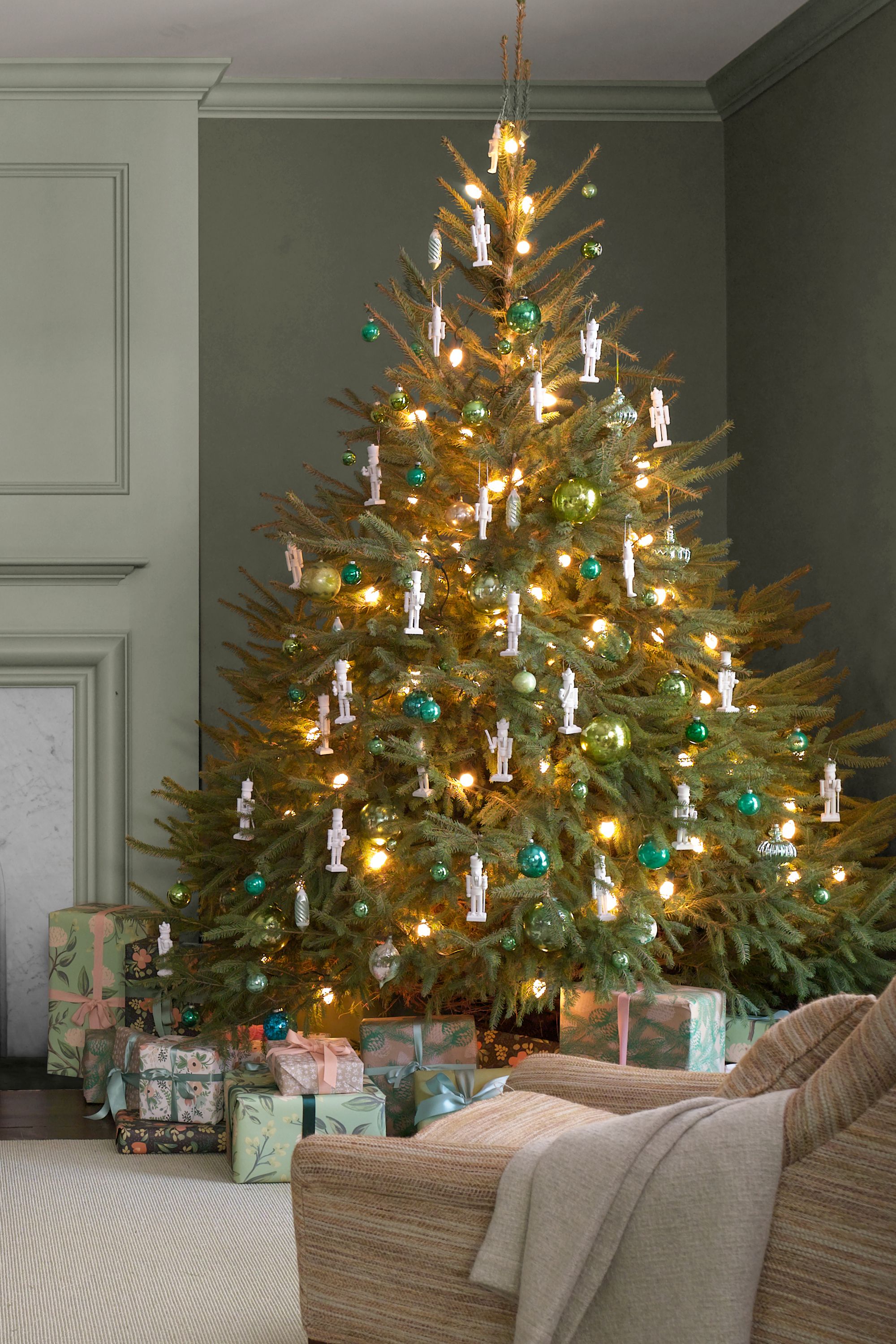 60 Best Christmas Tree Decorating Ideas How To Decorate A