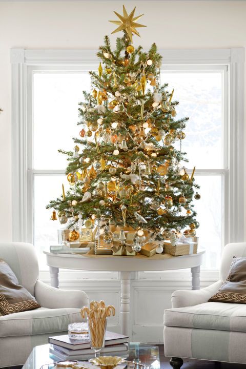 27 Best Christmas Tree Toppers - Unique Christmas Tree Topper Ideas