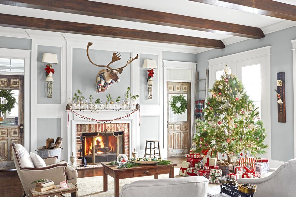 When it comes to decking the halls, it's no surprise that two antiques dealers take a jolly old approach. 