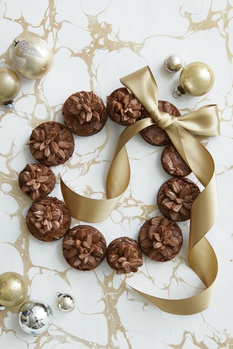 pinecone brownie wreath