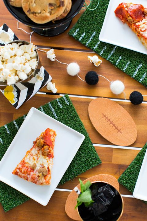 20 Best Football Party Decorations Super Bowl Party Decor Ideas