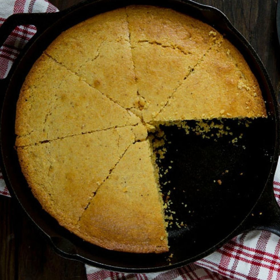 Dolly Parton Skillet Cornbread Recipe - Best Skillet Cornbread