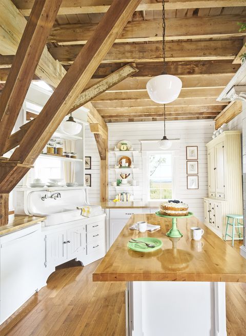 white farmhouse style kitchen