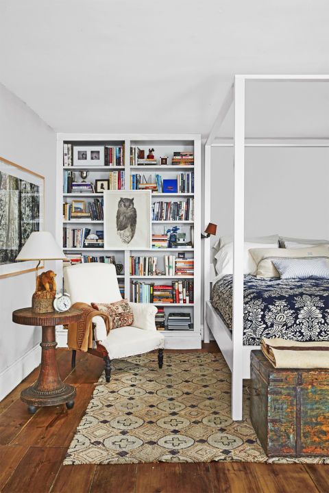 cozy bedroom ideas - bookcases