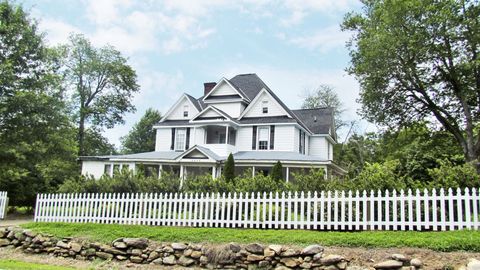 House, Property, Home fencing, Home, Tree, Real estate, Land lot, Building, Roof, Picket fence, 