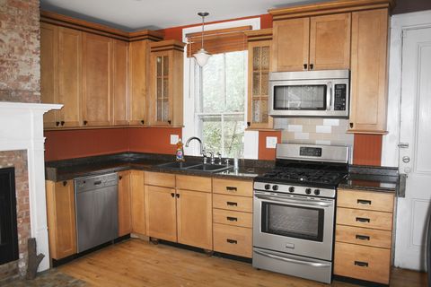 Wood, Room, Brown, Floor, Major appliance, Property, Home, Flooring, Interior design, White, 
