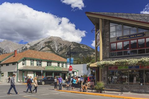 Best Small Towns in Canada - Canadian Towns to Visit