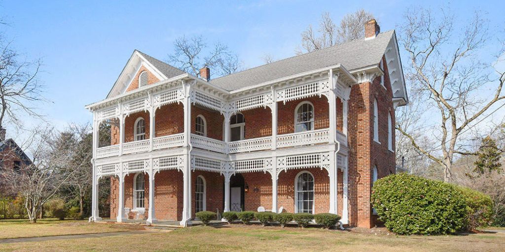 Fairburn, GA Historic Home for Sale on NW Broad Street