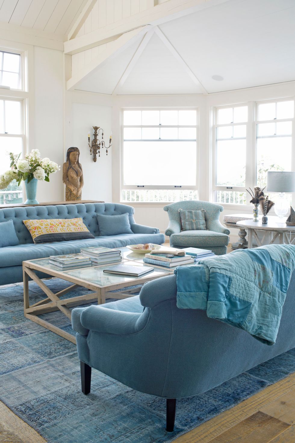 17 Ways to Decorate With Light Blue in a Bedroom
