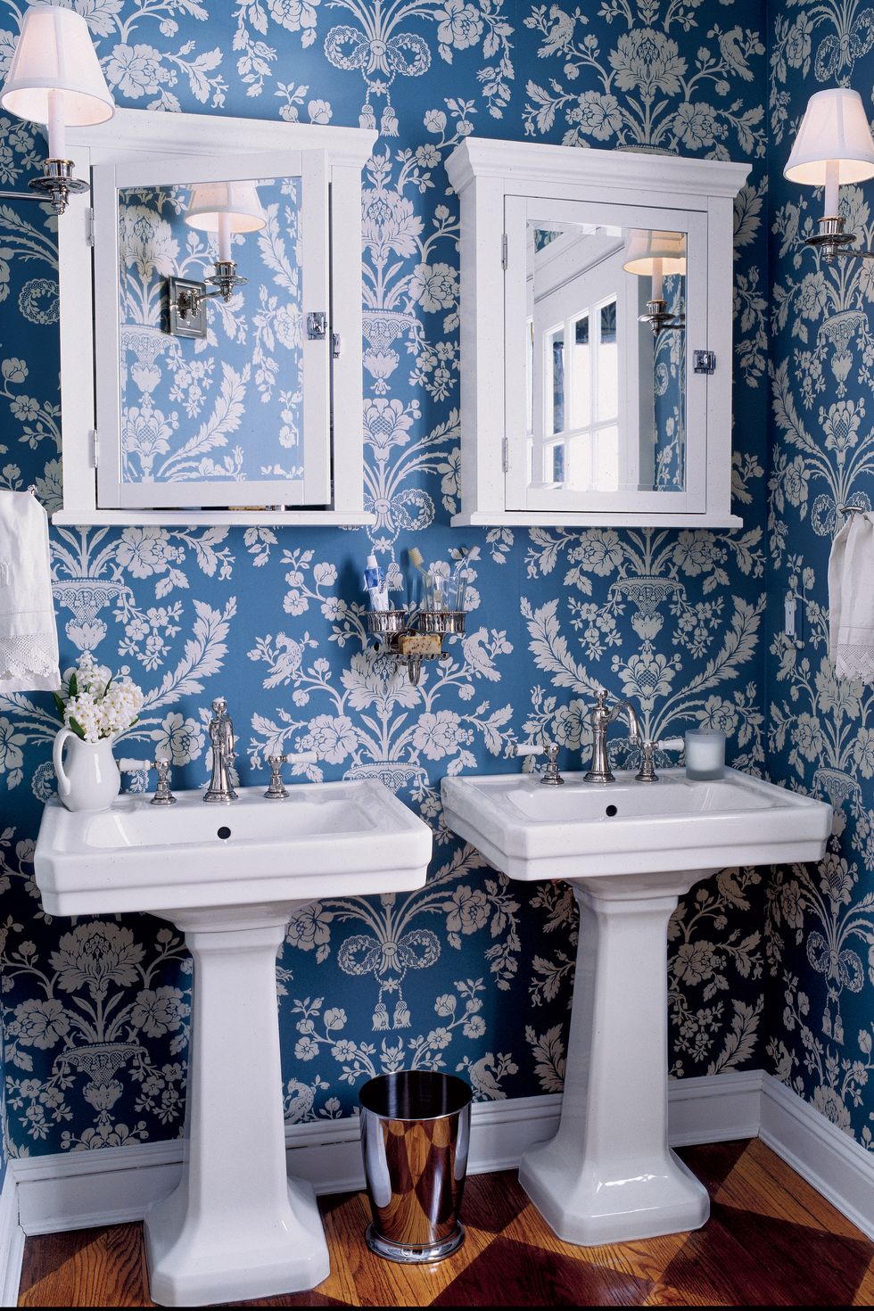 Blue, Room, Porcelain, Bathroom, Interior design, Property, Wall, Tile, Blue and white porcelain, Azure, 