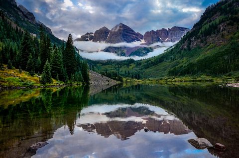 Body of water, Nature, Mountainous landforms, Reflection, Natural landscape, Natural environment, Mountain range, Water resources, Highland, Valley, 