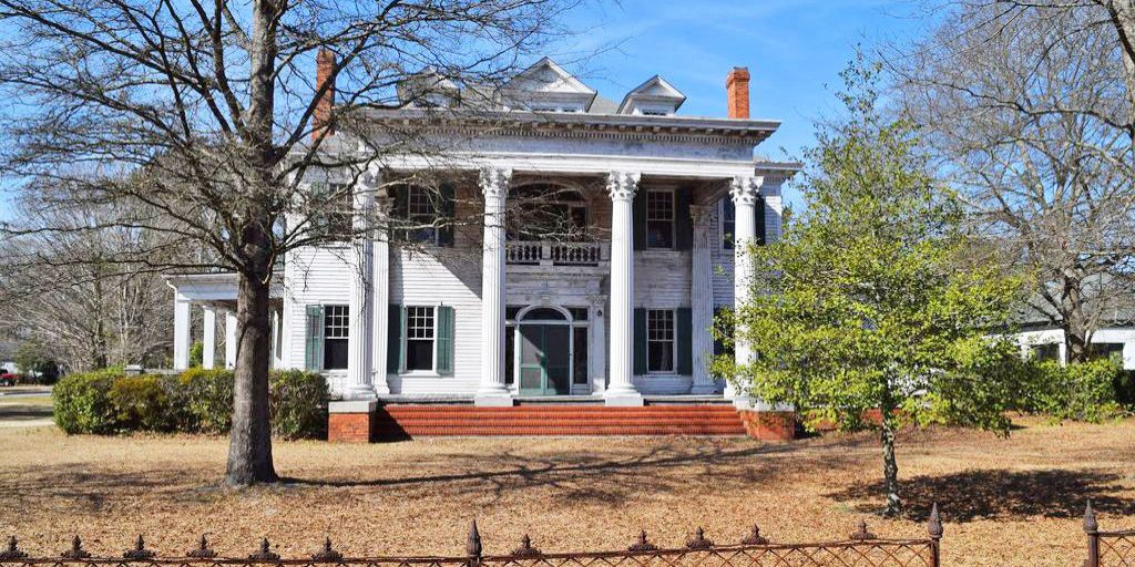 You Should Drop Everything and Buy This North Carolina Fixer-Upper