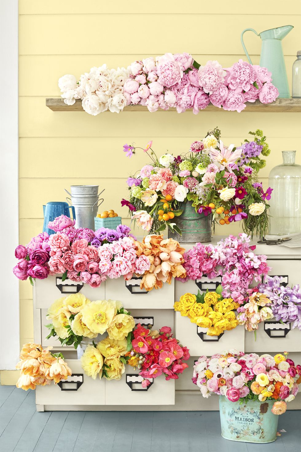 Yellow, Petal, Flower, Serveware, Pink, Purple, Cut flowers, Lavender, Flower Arranging, Floristry, 