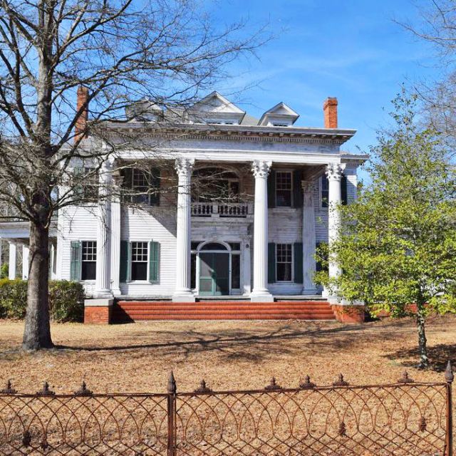 You Should Drop Everything and Buy This North Carolina Fixer-Upper