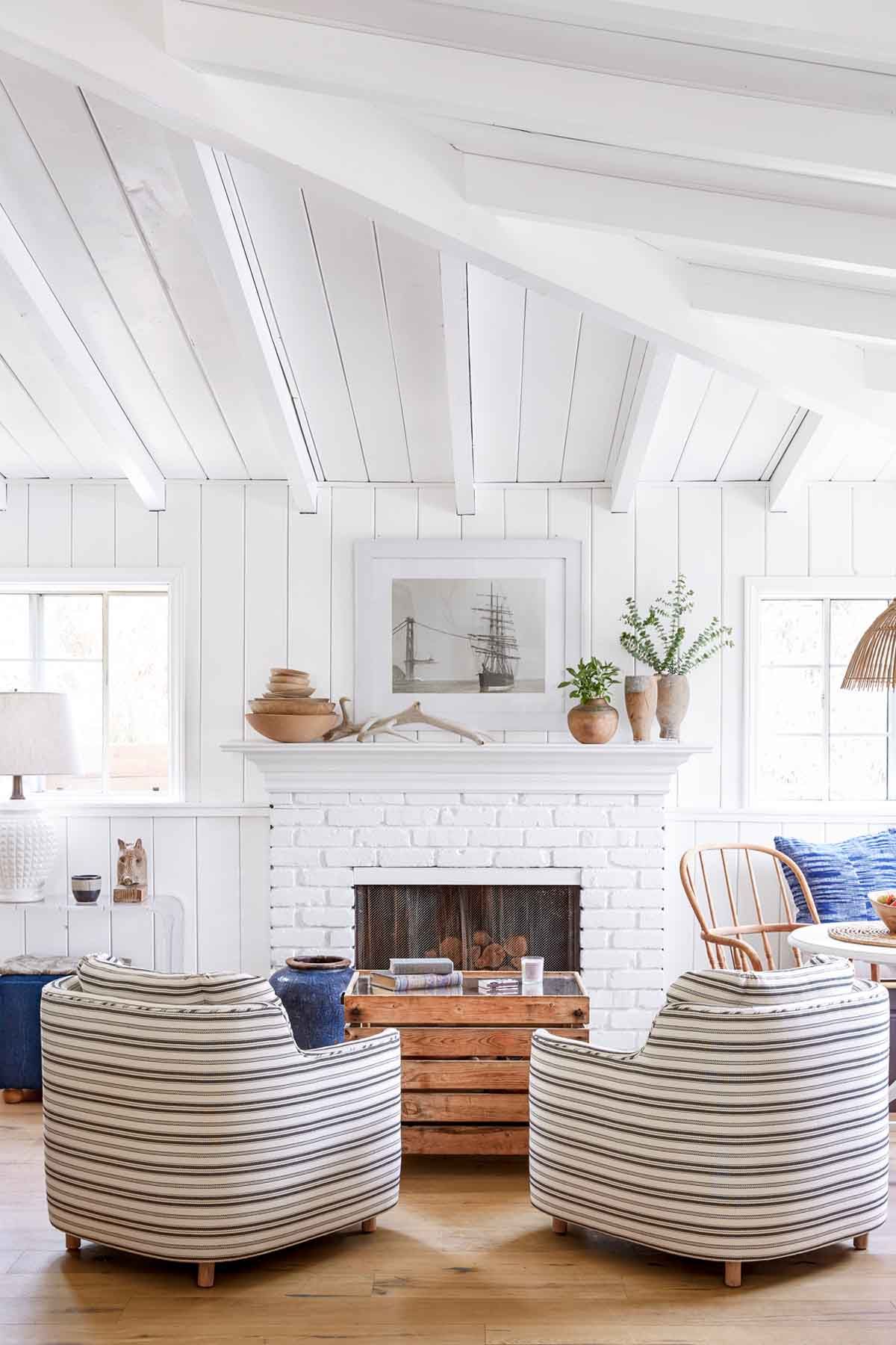 white living room chairs