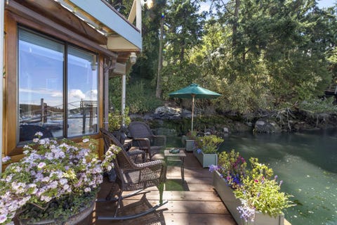 tiny house talk 40 ft image this gorgeous tiny house floats on water and were totally on board tiny house talk 40 ft image this gorgeous tiny house floats on water and were totally on board
