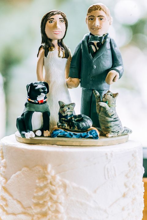 Wedding cake, Cake decorating, Figurine, Sugar cake, Cake, Wedding ceremony supply, Torte, Icing, Pasteles, Sugar paste, 