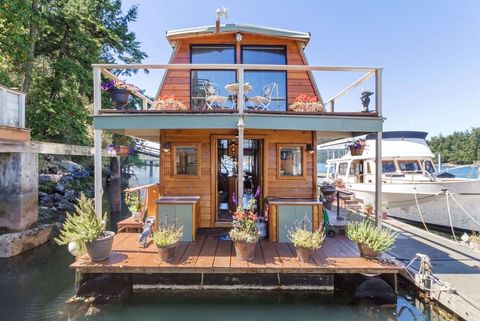 This Gorgeous Tiny House Floats on Water, and We're Totally On Board ...