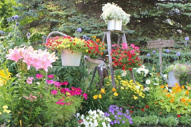 Decorating the Yard & Garden with Vintage Milk Cans - Organized