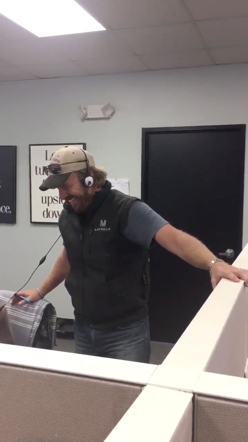 Chip Gaines Answering Magnolia Customer Service Calls Is The Chip Gaines Answering Magnolia Customer Service Calls Is The Funniest Thing You Ll See Today Pranked Callers And