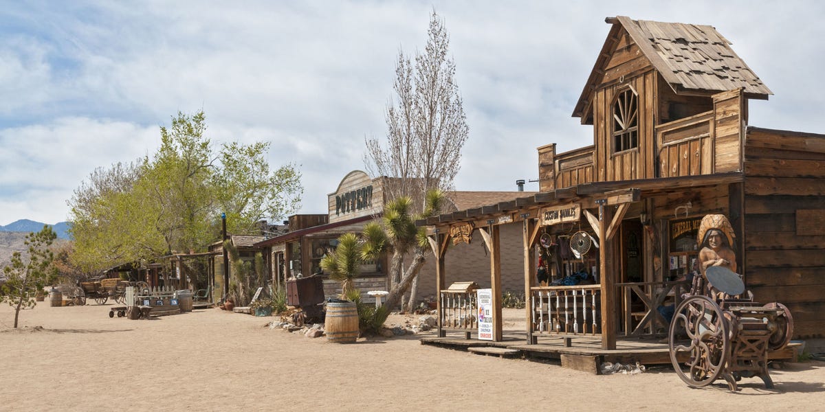 This Town in the California Desert Is an Old Western Movie Set - Why