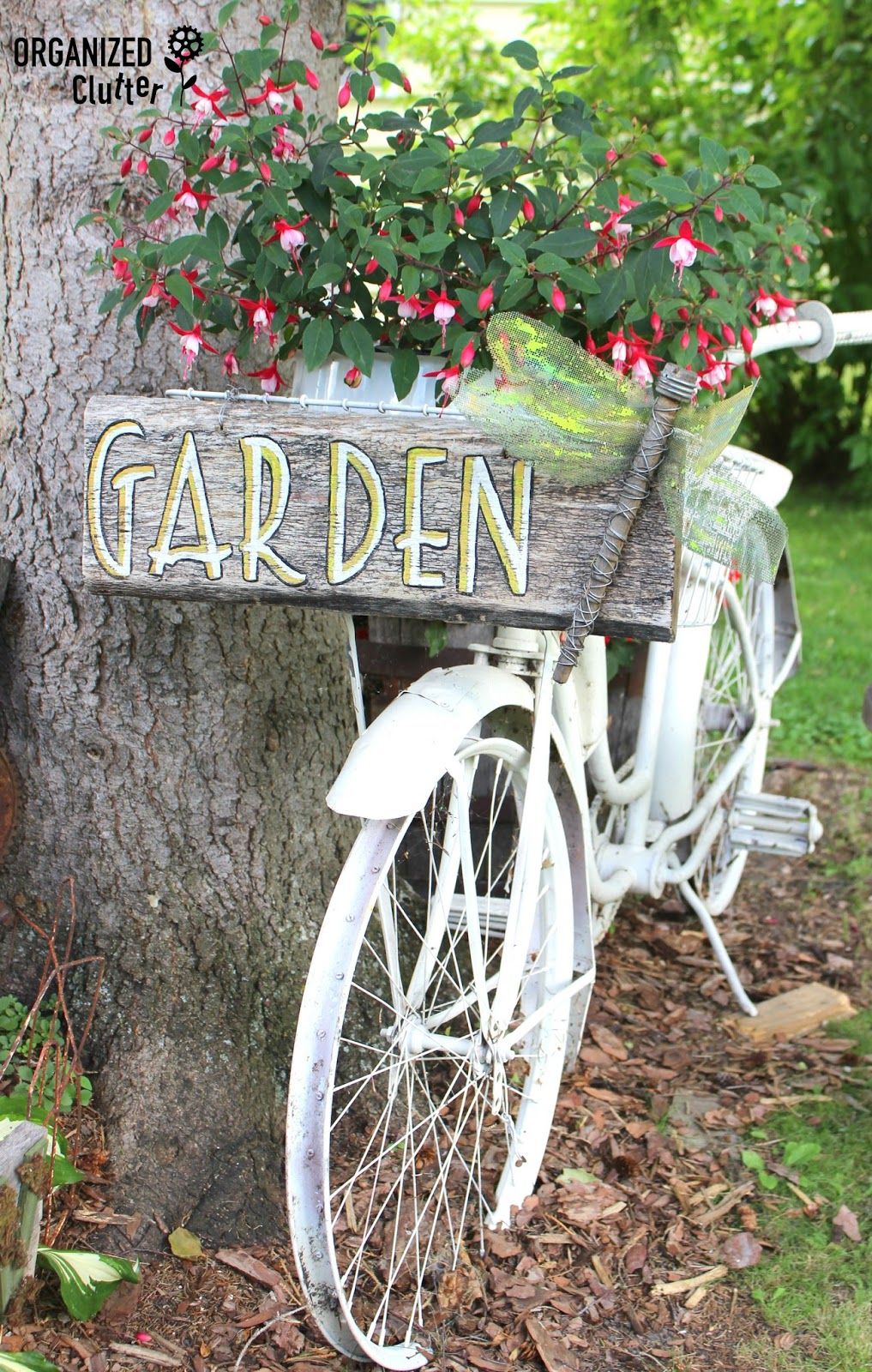 Upcycling Bikes in the Garden - 14 Ideas for Bicycle Planters
