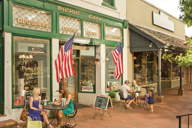 Best Mountain Towns In America - Small Mountain Towns