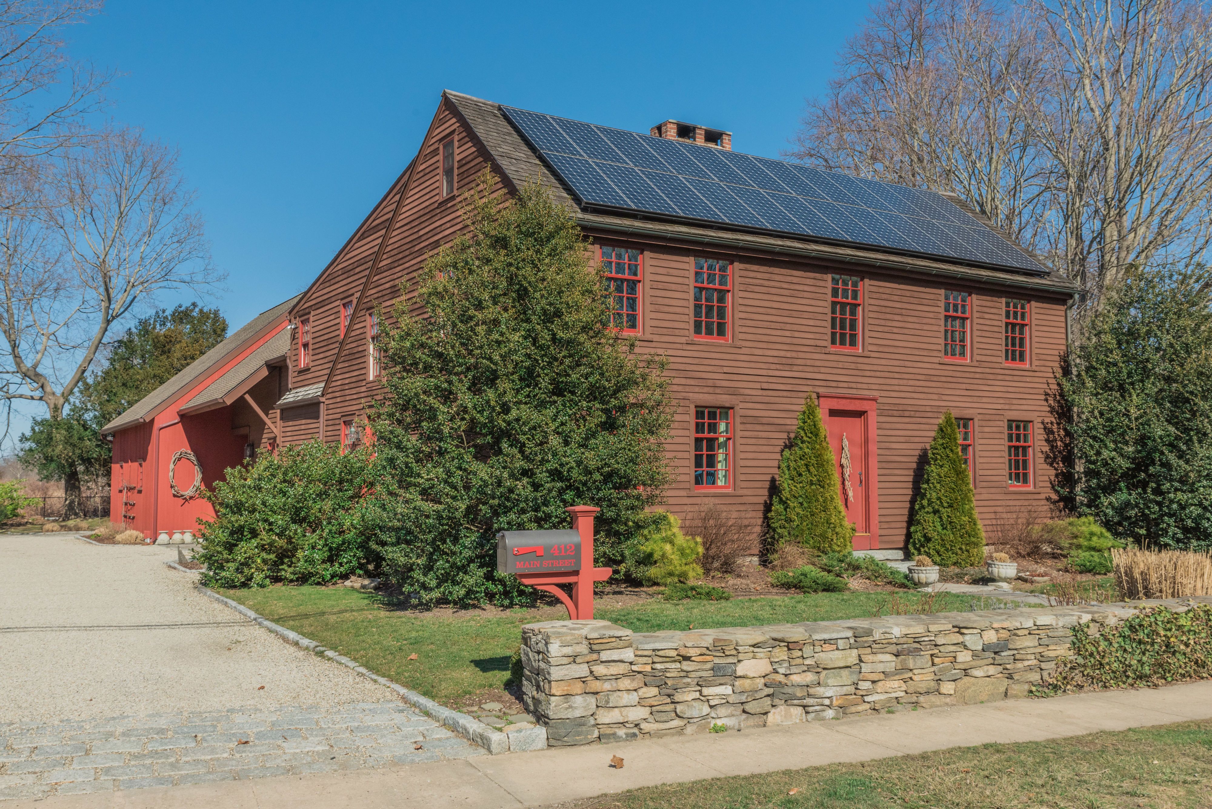 This Gorgeous New England Saltbox House Is Ivy League-Worthy (Literally!)