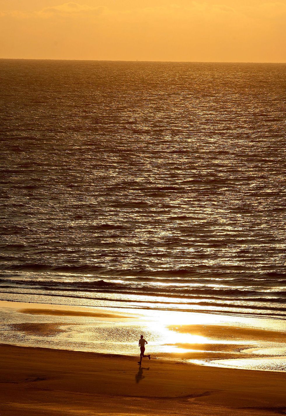 Sunset, Coastal and oceanic landforms, Water, Sunrise, Dusk, Shore, Evening, Fluid, Horizon, Waterway, 