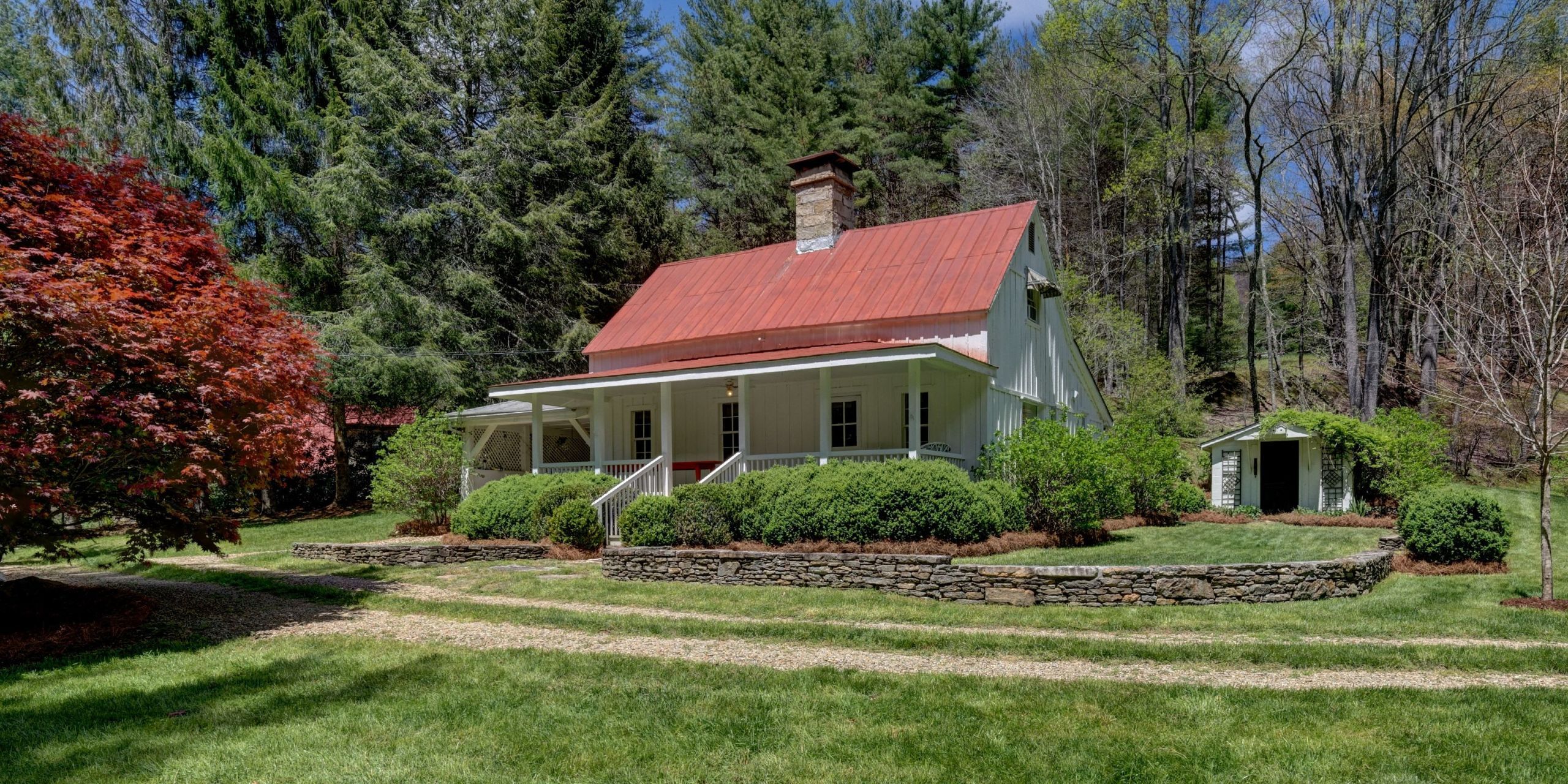 This North Carolina Farmhouse Is For Sale, And It's Perfect In Every Way