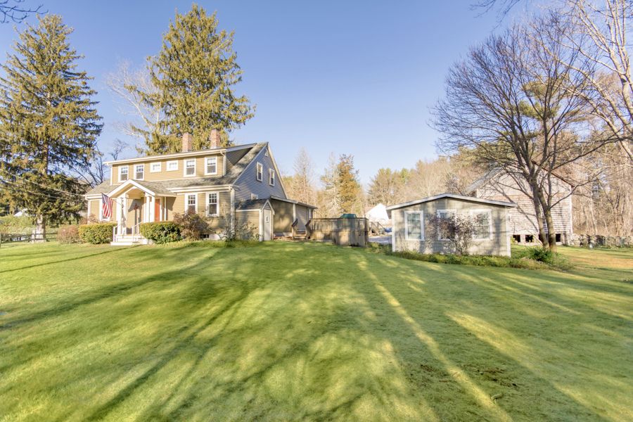 These Gorgeous Country Homes All Have Over 10 Acres Of Land