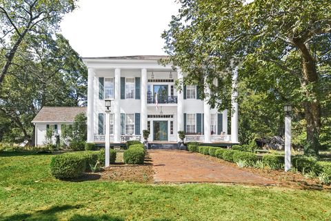 These Gorgeous Country Homes All Have Over 10 Acres of Land