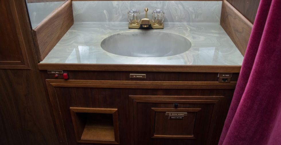 Sink, Property, Bathroom cabinet, Bathroom sink, Countertop, Room, Plumbing fixture, Bathroom, Marble, Furniture, 