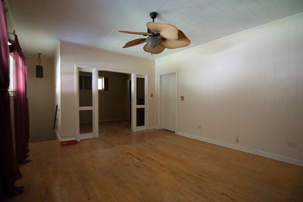Laminate flooring, Room, Wood flooring, Floor, Hardwood, Ceiling fan, Flooring, Ceiling, Mechanical fan, Wood, 