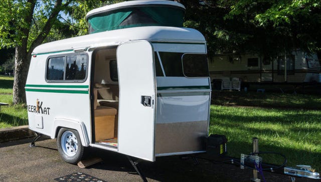 Land vehicle, Vehicle, Motor vehicle, Car, RV, Transport, Travel trailer, Trailer, Caravan, Automotive exterior, 