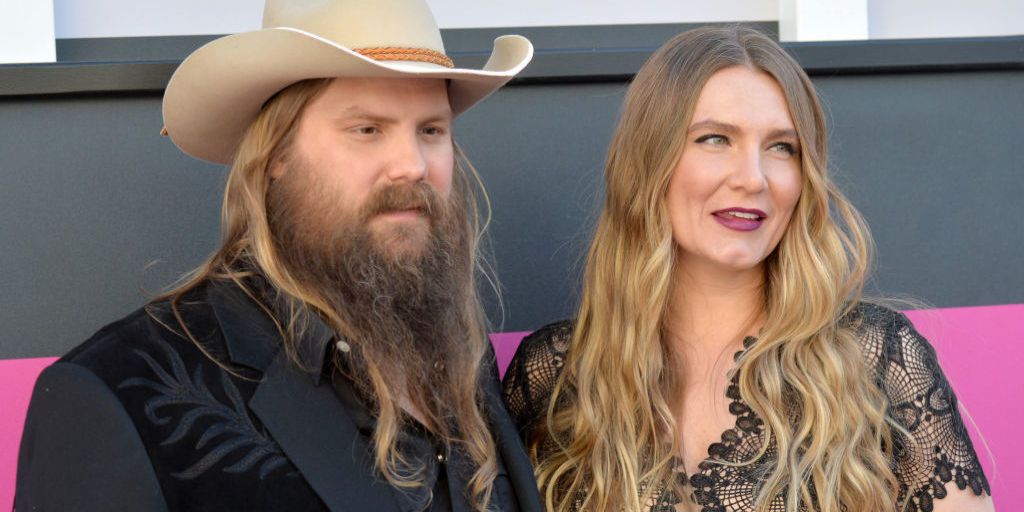 Chris Stapleton Shares Photo of Finger Injury That Caused Tour Postponement