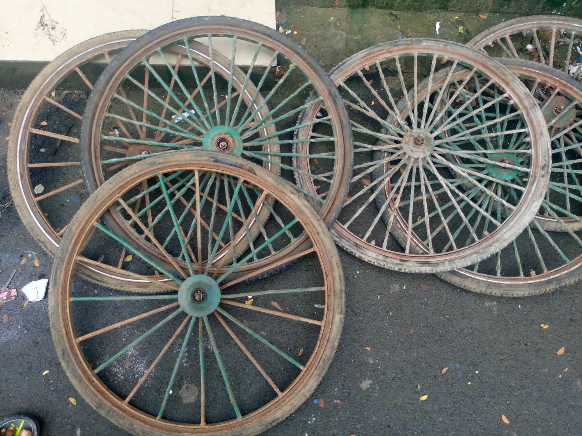 Old Wagon Wheels In Your Garden, Antique Garden Cart Wheels