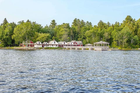 9 Beautiful Lake Homes for Sale - Lake House Real Estate