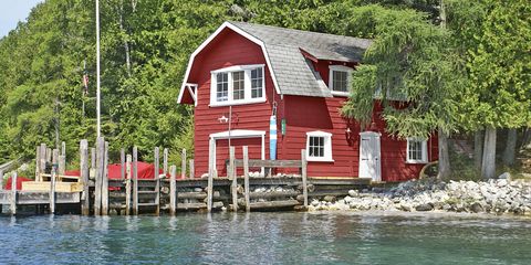 9 Beautiful Lake Homes for Sale - Lake House Real Estate Listings