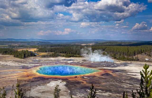 Gervais Dylan Gatete, 21, Falls Into Lower Geyser Basin Hot Spring at ...